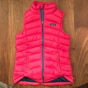 PATAGONIA bright pink with teal interior vest girls, large size 12